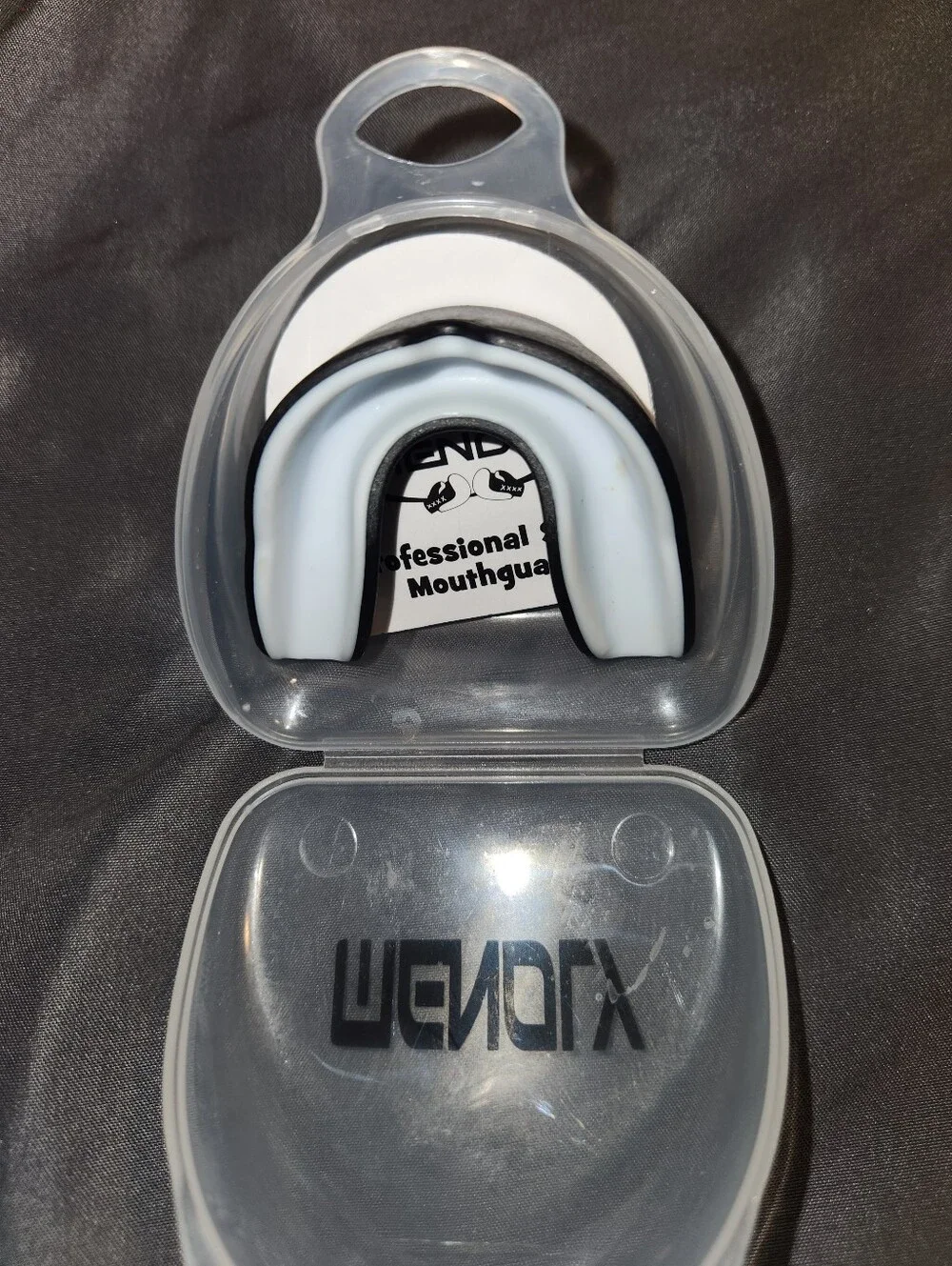 BRAND NEW PROTECTIVE MOUTHGUARD WITH CLEAR PROTECTIVE CASE FOR KIDS